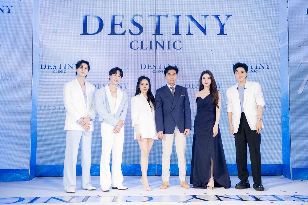 7 ปี Destiny Clinic เปิดตัวคู่จิ้น หยิ่น-วอร์ นั่งแท่น Friends of Destiny ดึงคนรุ่นใหม่สร้างความมั่นใจในความงามในแบบฉบับของตนเอง