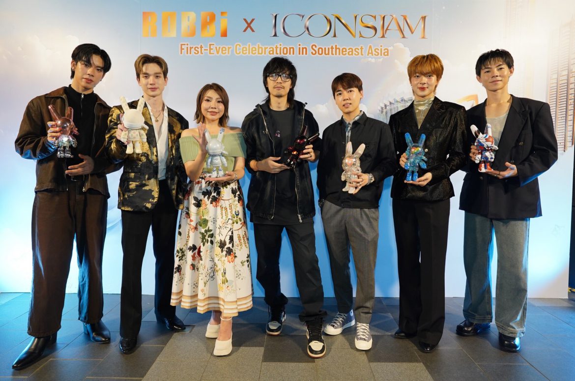 ไอคอนสยาม เฉลิมฉลองเทศกาลแห่งความสุขส่งท้ายปีอย่างยิ่งใหญ่ กับงาน“ICONSIAM BANGKOK ILLUMINATION 2024 X ROBBi” ชวนถ่ายภาพกับต้นคริสต์มาสสูง 21 เมตร พร้อม ROBBi ที่สูงที่สุดในโลก ร่วมสร้างสีสันริมเจ้าพระยา ตั้งแต่วันนี้ถึง 5 มกราคม 2568